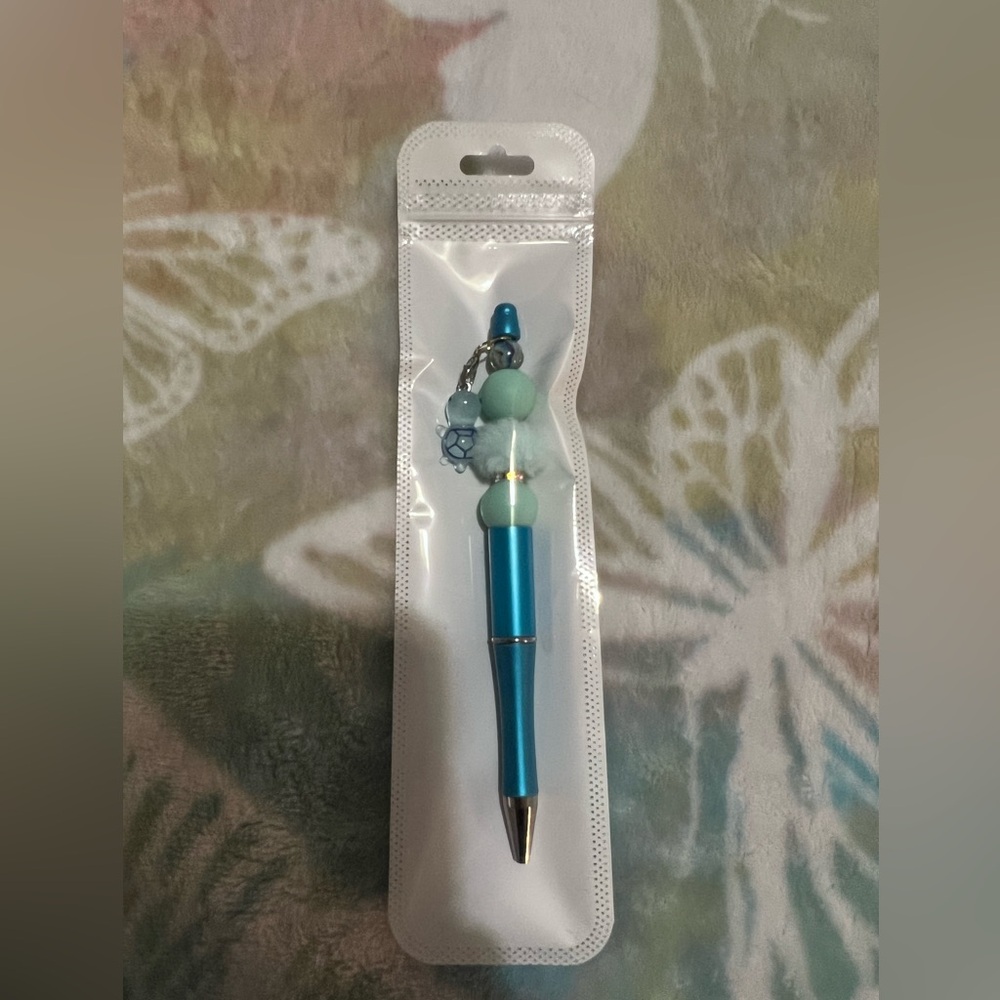 ✨New✨ Hand Beaded Turtle Pom-Pom Pen 🐢